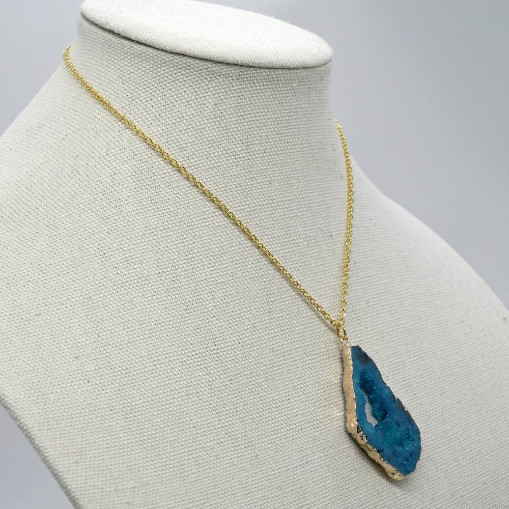 Necklace with blue natural quartz. - Picture 3 of 4